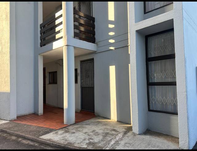 2 BEDROOM APARTMENT FOR SALE IN BLUFF